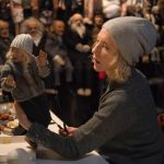 “Manifesto”; una docena de Cate Blanchett ponen voz en el mundo actual a los Manifiestos Artísticos del Siglo XX en este experimental debut del artista Julian Rosefeldt
