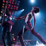“Bohemian Rhapsody”; emotivo y respetuoso biopic sobre el grupo Queen y la legendaria figura de Freddie Mercury que no aborda más allá de la superficie a causa de un guión servidor del modelo habitual del género