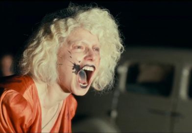 El Ciempiés de Humanes 6×30 «La hija de puta de la novia» El Ciempiés de Humanes 6×30 «La hija de puta de la novia»